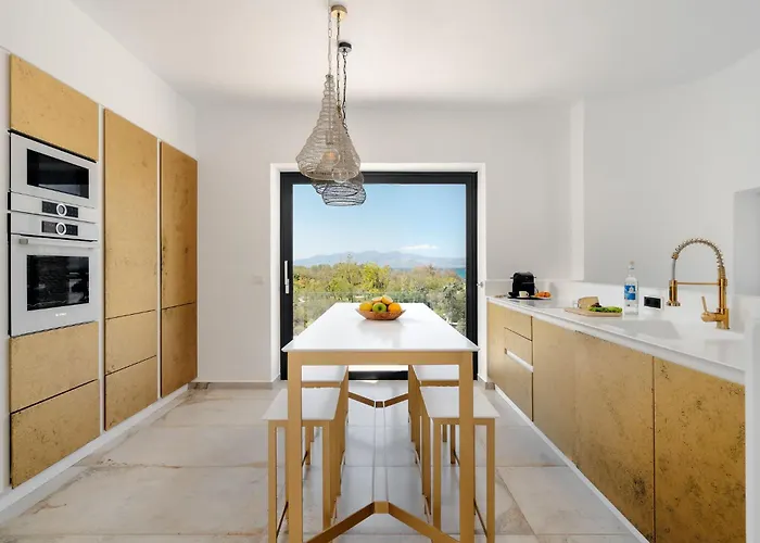 Sorriso - House, Seaview, Pool Willa